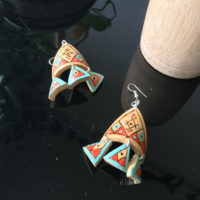 Boucles d'oreilles amazigh bleu ciel triangle en bois