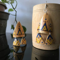Boucles d'oreilles amazigh bleu triangle en bois